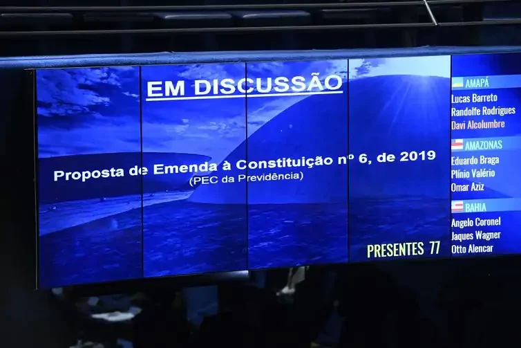 Relator Tasso Jereissatti afirmou que a reforma é impopular, mas necessária para recuperação do investimento. Oposição discorda (Foto: Marcos Oliveira/Agência Senado)