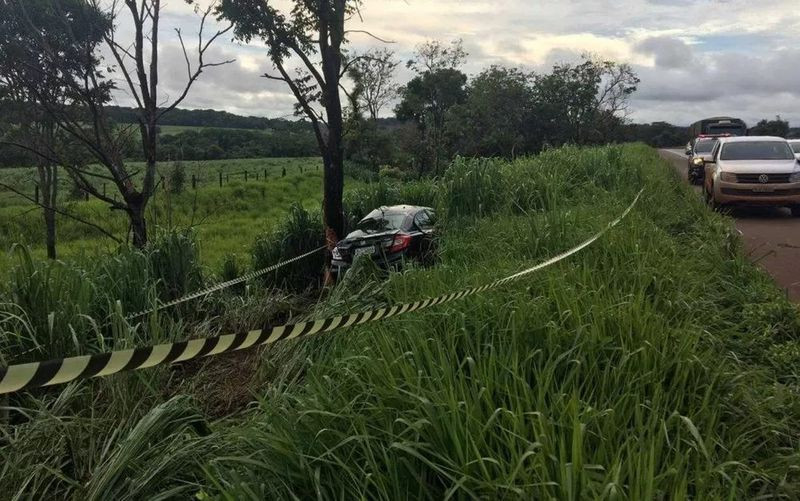 Carro da vereadora foi encontrado na BR-452 (Foto: Reprodução/Facebook)