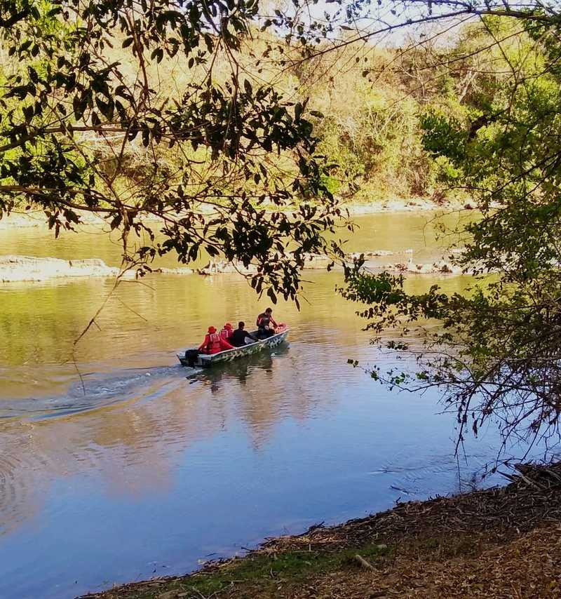 Buscas no Rio Maranhão perduraram por quase 12 horas, até que o corpo do morador de Anápolis pudesse ser localizado [Foto: Corpo de Bombeiros/BM-5 – Goiânia)