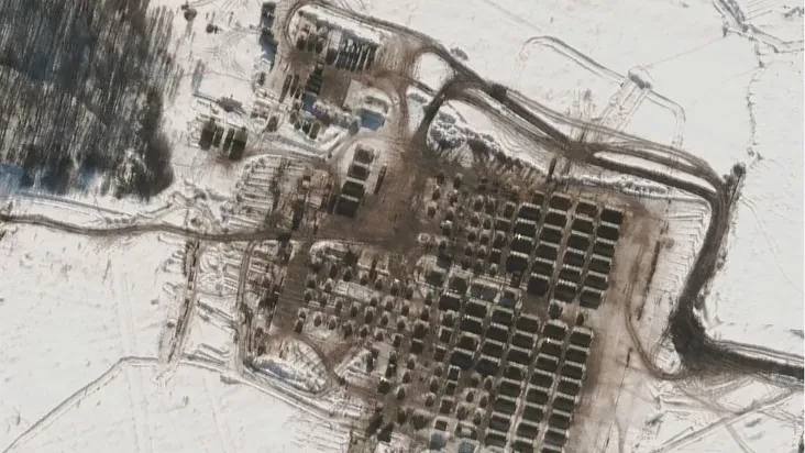  Imagens de satélite mostram militares no aeródromo de Oktyabrskoye e Novoozernoye, na Crimeia, no aeródromo de Zyabrovka perto de Gomel, em Belarus, e em área de treinamento de Kursk, no oeste da Rússia Crédito: Maxar Technologies