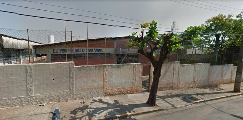 Agressão contra o professor de história e geografia aconteceu na escola estadual Otacílio Sant'anna, em Lins — Foto: Reprodução/Google Street View