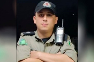 Em novembro, sargento morreu durante teste exigido para subir de patente No início de novembro, o sargento Oscar Bernardo da Silva, de 48 anos, também passou mal durante um TAF que era realizado dentro da Academia da PM, no Setor Leste Universitário, em Goiânia.  Assim como o tenente que faleceu no sábado (11/12), ele foi socorrido, mas não resistiu. A atividade física que ele desempenhava é exigida para promoção de patente. Ele era lotado no 18° Batalhão da PM, em Catalão.  Corporação lamenta Nos dois casos, o comando da PM emitiu nota lamentando os falecimentos. A corporação, porém, ainda não se manifestou sobre o fato de casos semelhantes terem ocorrido em tão pouco tempo e nem revelou se fará algum tipo de modificação na aplicação do TAF.