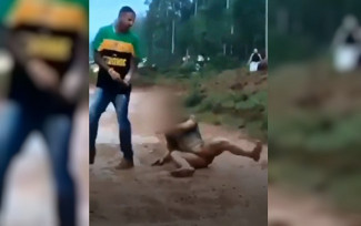 Jovem é amarrado com corda no pescoço e arrastado por estrada de terra em fazenda de Alto Paraíso de Goiás — Foto: Reprodução