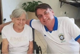 Olinda Bonturi Bolsonaro e o filho, o presidente Jair Bolsonaro — Foto: Reprodução