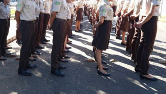 A declaração vem após a Defensoria Pública instaurar um procedimento para apurar informações sobre a possível abolição da vestimenta para meninas (Foto: Seduc)