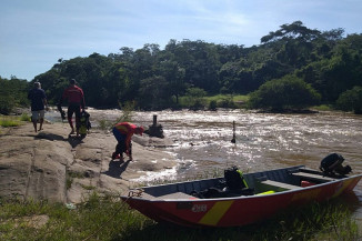 Rapaz morre afogado ao tentar salvar a amiga em Pires do Rio (Foto: Bombeiros)