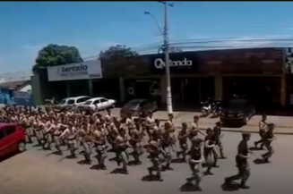 Soldados cantaram música à favor de Bolsonaro (Foto: Divulgação)
