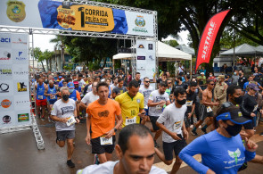 1ª Corrida da Polícia Civil leva mais de 800 pessoas as ruas de Formosa; veja fotos e vídeo