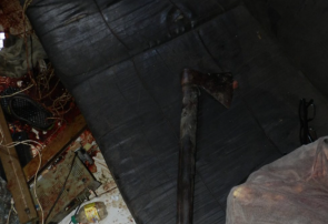 Homem foi preso após tentar matar ex-patrão com golpes de machado