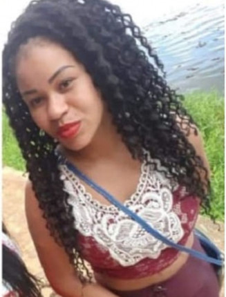 Rayane Nunes de Oliveira tinha 27 anos e foi assassinada no Distrito Federal — Foto: Facebook / Reprodução