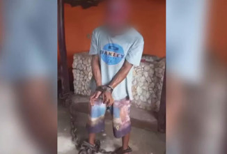 A ativista Janira Sodré classifica como “barbárie e reencenação escravista” um vídeo em que mostra um homem acorrentado em Goiás. (Foto: Reprodução - Redes Sociais)