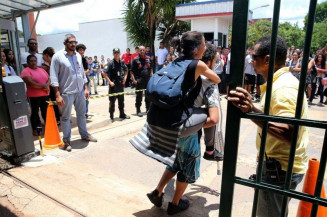 Estudantes chegam para provas do Enem (Foto: Wilson Dias/Agência Brasil)