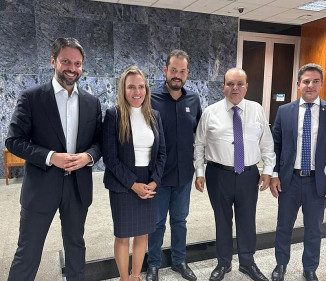 Da esquerda para direita, Alexandre Baldy, ex-ministro das Cidades, Celina Leão, vice-governadora do DF. Gustavo Marques, prefeito de Formosa. Ibaneis Rocha, governador de Brasília e Ismael Alexandrino, deputado federal por Goiás. Foto: Instagram