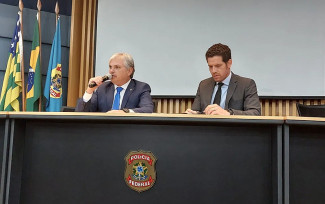 Delegados da Polícia Federal Sandro Paes e Rodrigo Teixeira, na sede em Goiânia — Foto: Reprodução/Rafael Oliveira