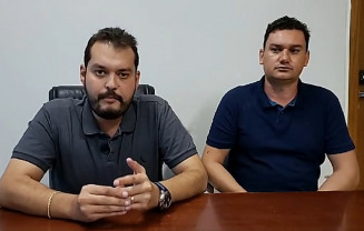 Prefeito Gustavo Marques e secretário de saúde municipal, Breno Miranda, apontado por muitos como um possível sucessor do atual prefeito. Foto: Live antes do início da pandemia da Covid-19.