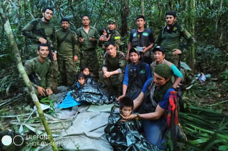 Crianças que sofreram acidente aéreo na Colômbia são encontradas com vida após 40 dias — Foto: Forças Militares da Colômbia/Divulgação
