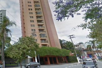 Prédio em Santo André em que família foi encontrada morta neste domingo (14) (Foto: Reprodução)