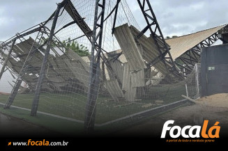 Ciclone subtropical atinge RS com vendaval de até 100 km/h; dois ficam feridos e milhares sem luz