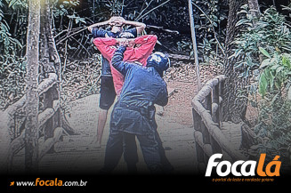 Guarda Municipal aborda suspeitos de usarem entorpecentes no Deck do Parque Municipal Mata da Bica