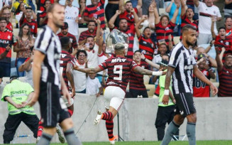Rudy Trindade / FramePhoto / Agência O Globo Flamengo venceu o Botafogo em clássico quente pelo Brasileirão