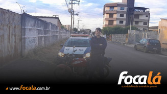 Motociclista sem CNH é flagrado empinando moto é tem veículo apreendido em Formosa