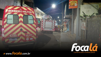 Corpo de Bombeiros combate incêndio em residência no Centro de Formosa
