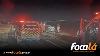 Homem é encontrado morto com marcas de facadas após acidente entre carros