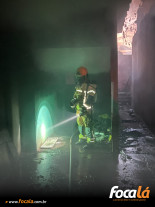 Incêndio atinge residência abandonada no Parque da Colina, em Formosa
