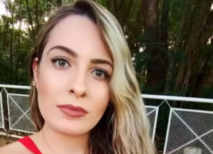 Jovem foi morta a facadas após suspeito ajudá-la a trocar o pneu de seu carro (Foto: Reprodução/Redes Sociais)