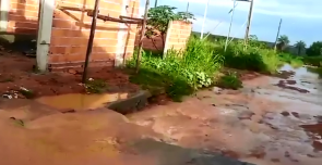 Opinião: Morador indignado com a situação de sua rua, publica desabafo na web (veja vídeo)