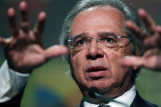 Paulo Guedes: o ministro da Economia disse que a PEC deve permitir a transferência de R$ 400 bilhões a Estados e municípios nos próximos 15 anos (Amanda Perobelli/Reuters)