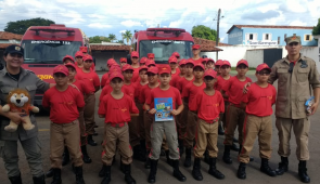 16º BPM e CPT, ministram palestra para os integrantes do Bombeiro Mirim da Companhia Independente de Bombeiro Militar de Formosa