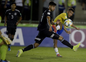 Com gols no fim, Brasil bate o México e conquista Copa do Mundo Sub-17