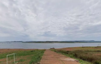 Lancha com quatro pessoas naufraga no Lago das Brisas (Foto: Reprodução)