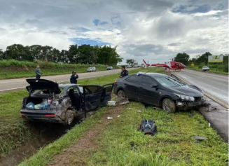 Assessoria diz que motorista envolvido em acidente na BR 060 não negou socorro às vítimas (Foto: Reproduçao / Jonathan Nemer)