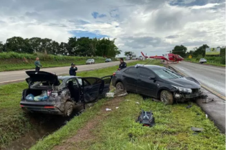 Assessoria diz que motorista envolvido em acidente na BR 060 não negou socorro às vítimas (Foto: Reproduçao / Jonathan Nemer)