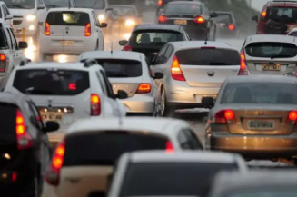 Imposto deve ficar 3,44% mais barato no Estado ano que vem. Pagamento do IPVA poderá ser feito uma parcela ou dividido em até três vezes (Foto: Reprodução)