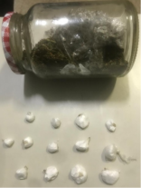 Dupla foi presa por tráfico de drogas no bairro São Vicente