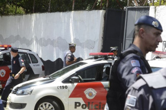 Tiroteio na Escola Estadual Professor Raul Brasil, em Suzano, a 57 quilômetros de São Paulo, deixou mortos e feridos. (Foto: Rovena Rosa/Agência Brasil)