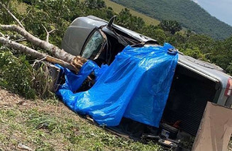 Capotamento deixa duas vítimas fatais (Foto: Reprodução)