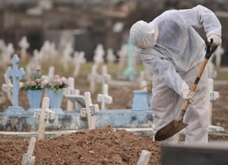 O Brasil superou a marca dos 7 milhões de casos confirmados de covid-19, desde o início da pandemia, com 68.437 casos de ontem para hoje (Foto: Saulo Angelo/Futura Press/Estadão Conteúdo)