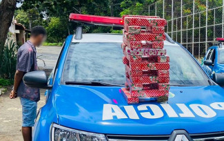 'Papai Noel do tráfico' é preso suspeito de vender droga embrulhada em papel de presente — Foto: Reprodução/TV Anhanguera